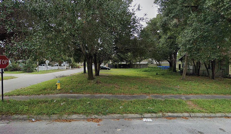 1st image of 709 E Hugh St