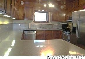 5th image of 87 Wilderness Dr