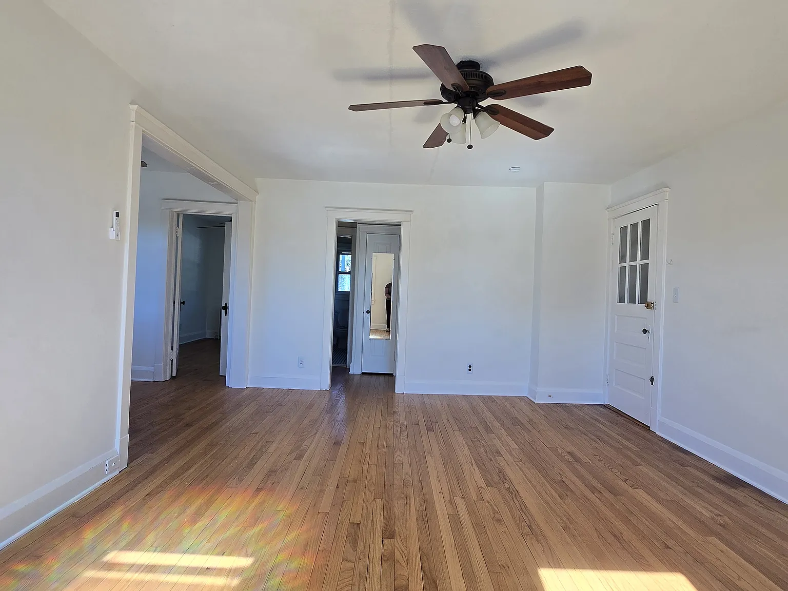 2 bed, 875 sqft, $1,550 — Photo 2