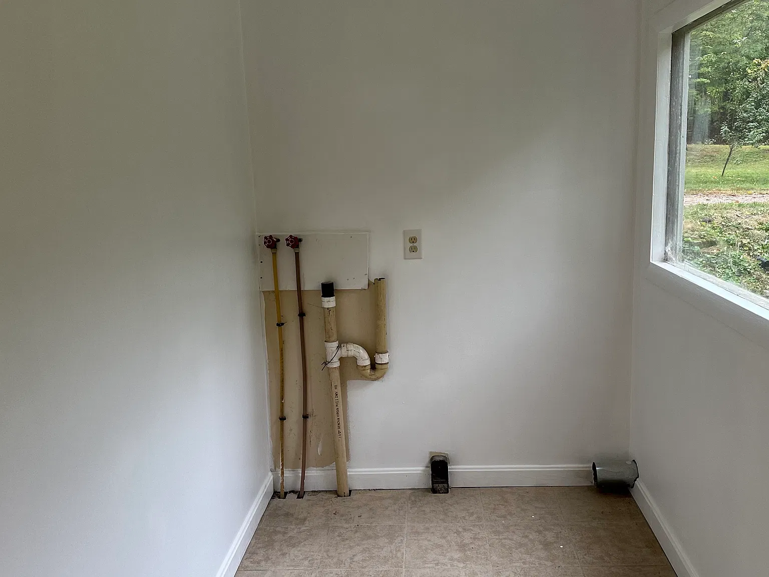 5 bed, 2200 sqft, $2,900 — Photo 4