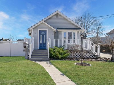 6 Dean Street, Farmingdale, NY, 11735