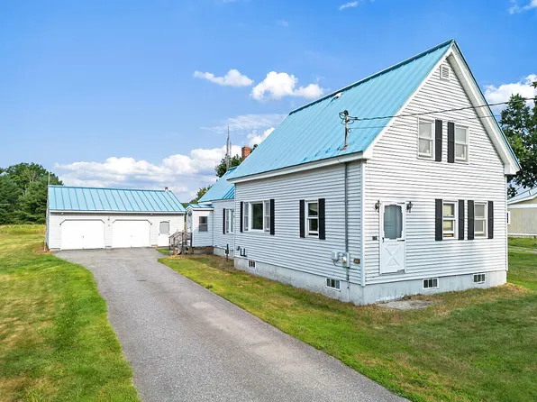 178 River Road, Benton, ME 04901