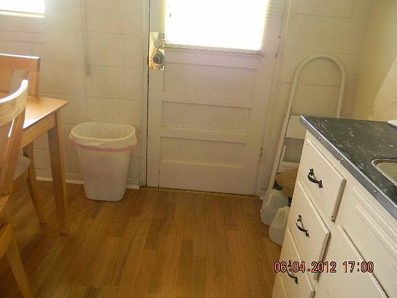 4th image of 1010 Leroy Pl