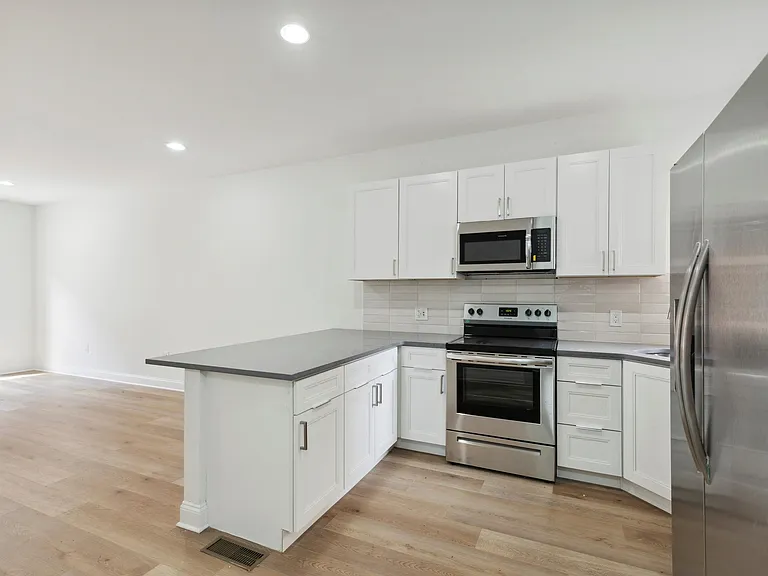 1833 N 18th St #1 — Photo 1
