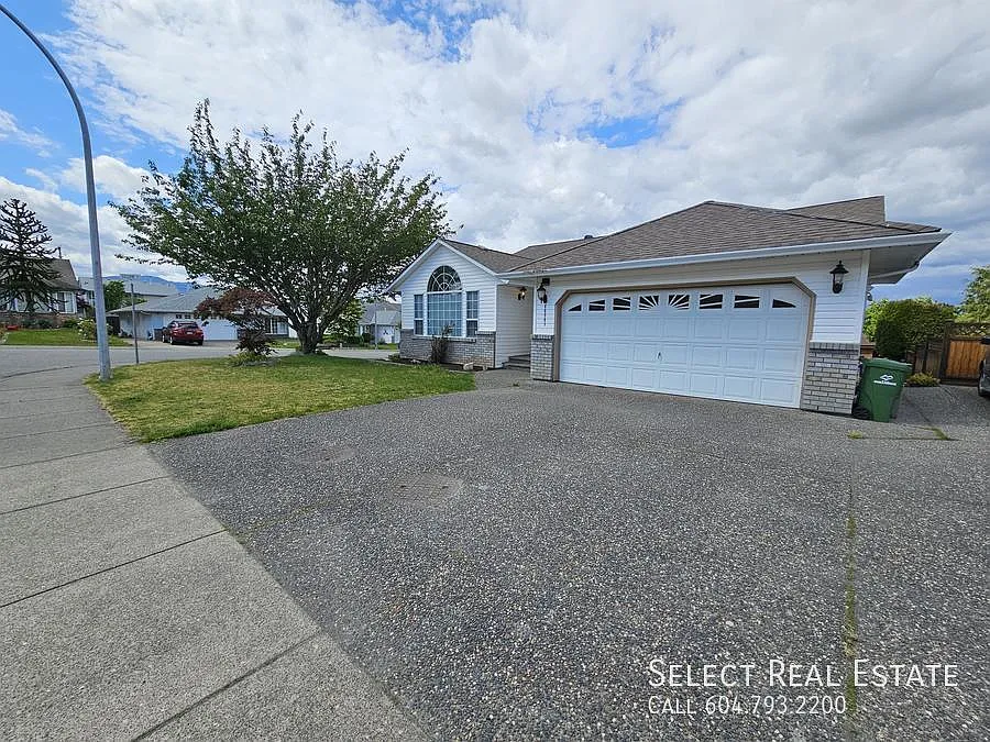 3 bed, 1800 sqft, $2,500 — Photo 2