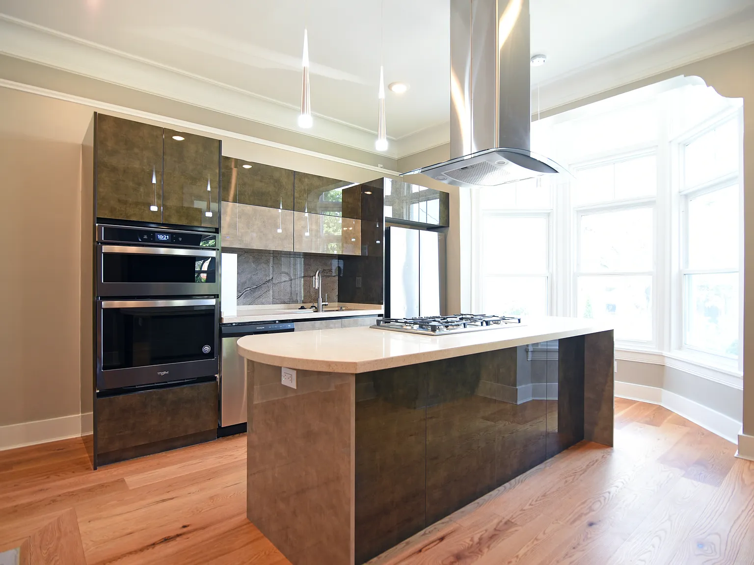 3 bed, 3400 sqft, $2,500 — Photo 3