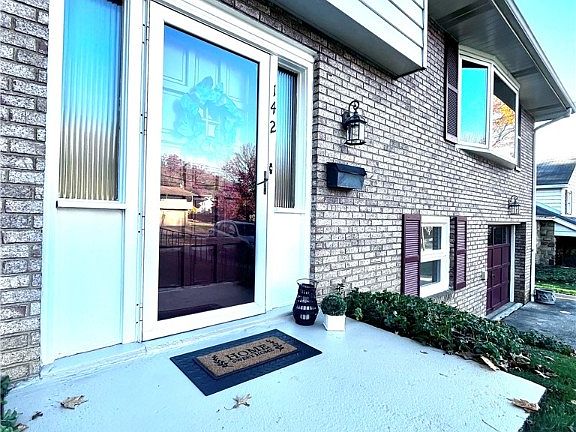 3rd image of 142 Belleauwood Blvd