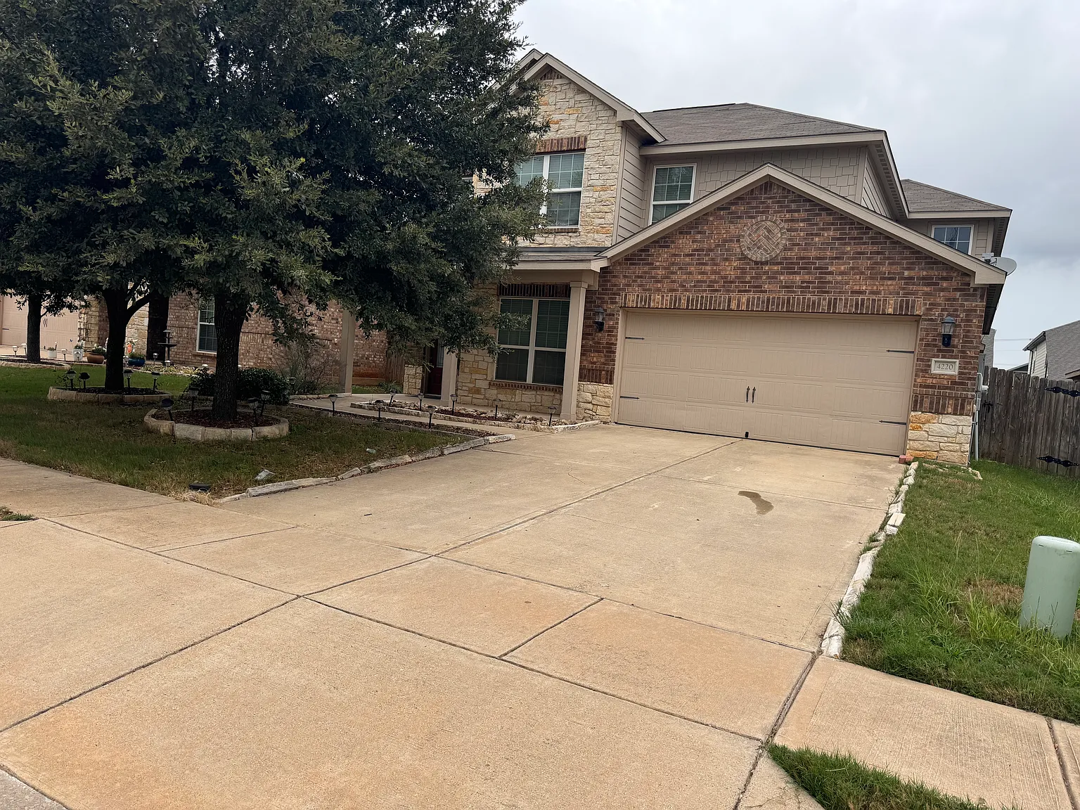 4 bed, 2865 sqft, $2,650 — Photo 1