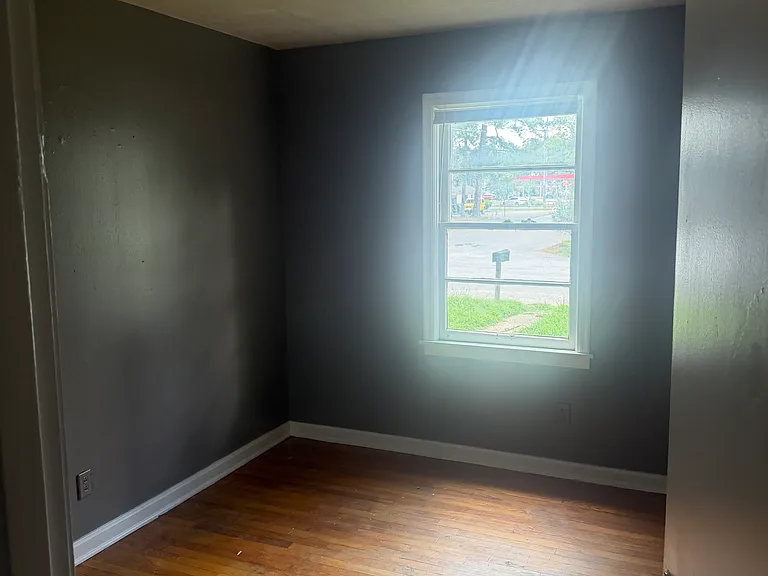 40 Locust Ln — Photo 1