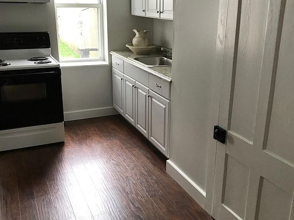 3rd image of 19 Prospect St