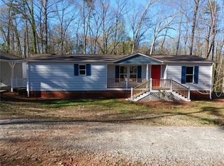 31 Forest Lake Ct, Pendergrass, GA 30567