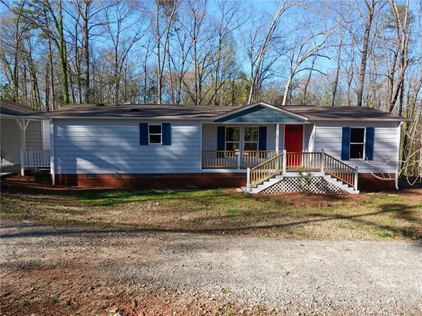 31 Forest Lake Ct, Pendergrass, GA 30567