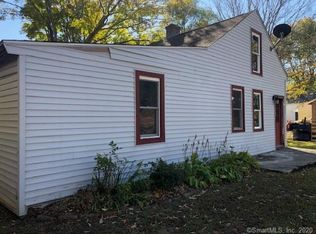 8 Shepard Hill Rd, Plainfield, CT 06374