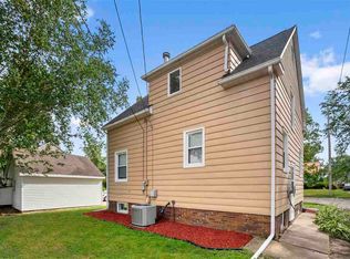 512 20th St NE, Cedar Rapids, IA 52402