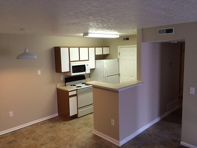 1st image of 789 Millcrest Dr