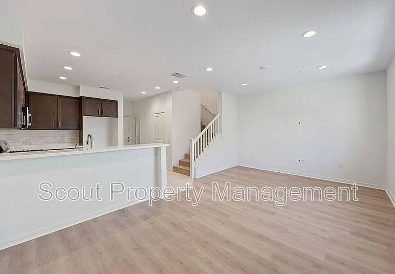 39529 Tannat Dr — Photo 4