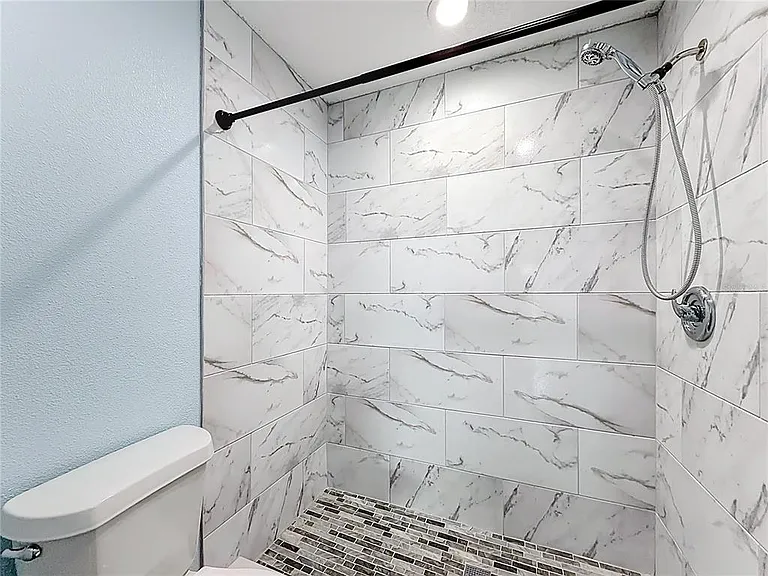 2260 Grenwich Ave #2260 — Photo 30