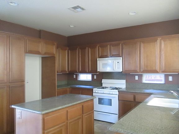 4th image of 30076 Meadow Oaks St
