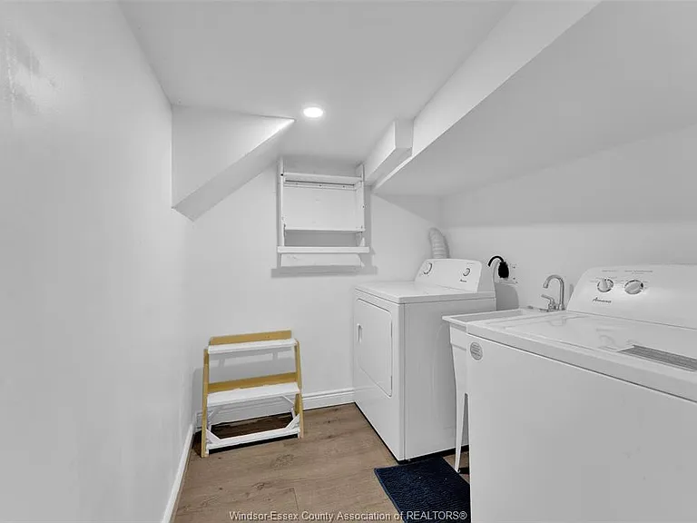 3622 Queen St — Photo 22