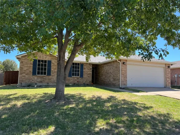 312 Daisy Ln, Burleson, TX 76028