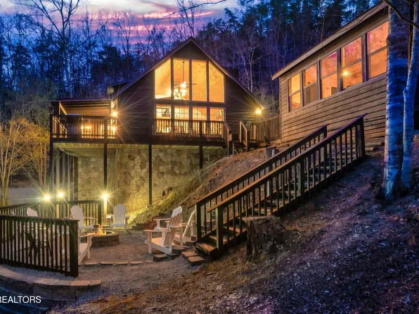 4037 Chamberlain Ln, Sevierville, TN 37862