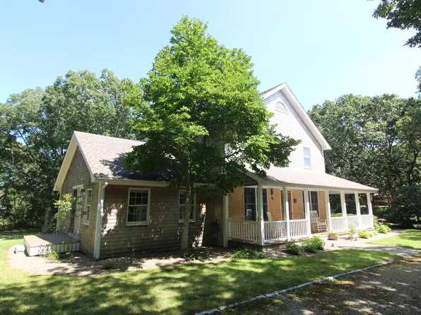 32 Flamingo Dr, Edgartown, MA 02539