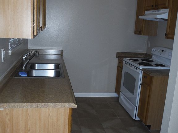 4th image of 623 N Orange St