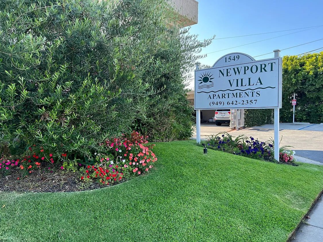 Newport Villa — Photo 1