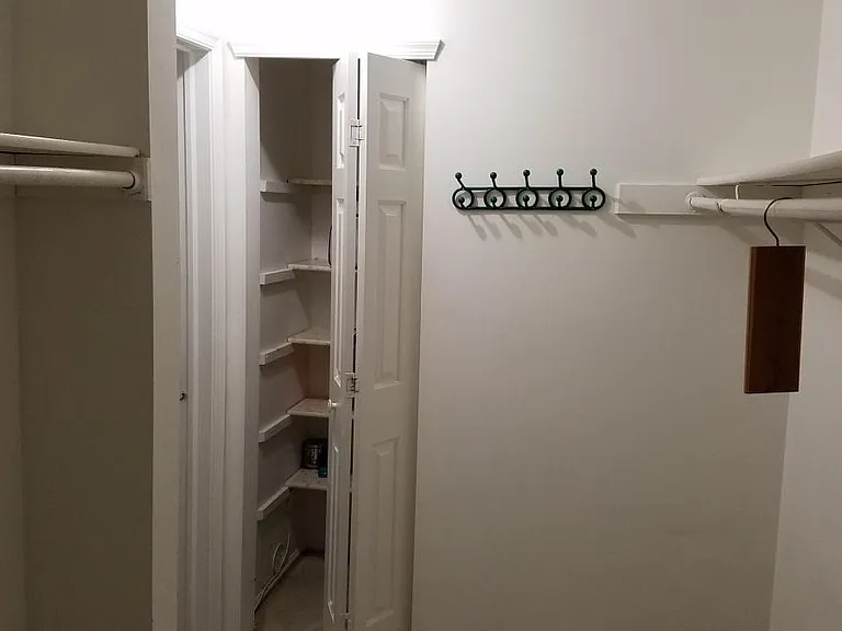 MBR walk-in closet