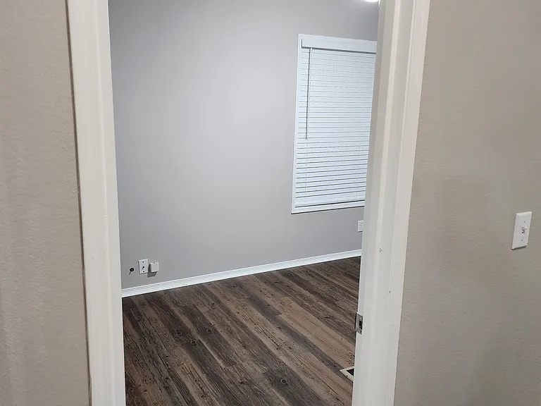 640 Houston St — Photo 2
