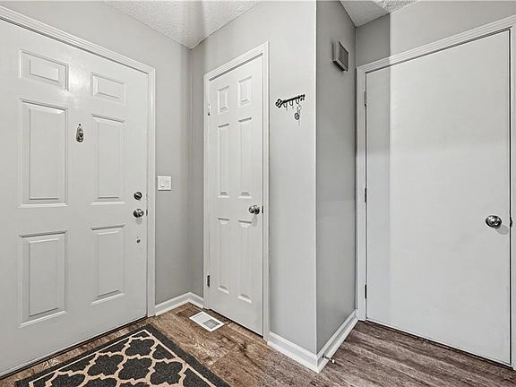4th image of 9411 W 119th Ter