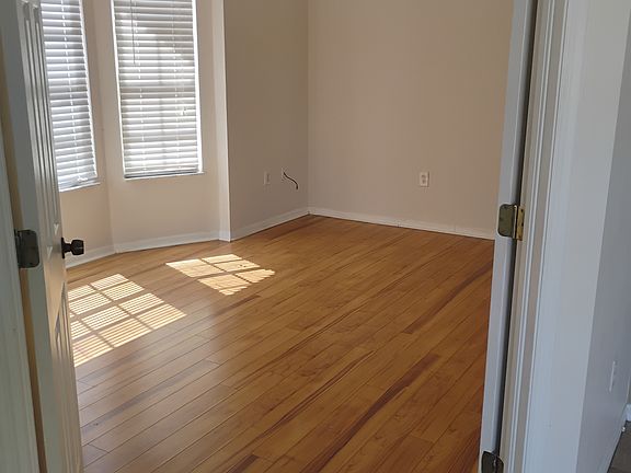 5th image of 10331 Flagship Ave