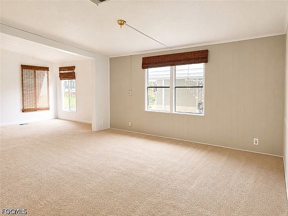 4th image of 20 Grosbeak Ln #20