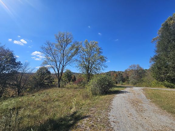5th image of 4 Rock Ave