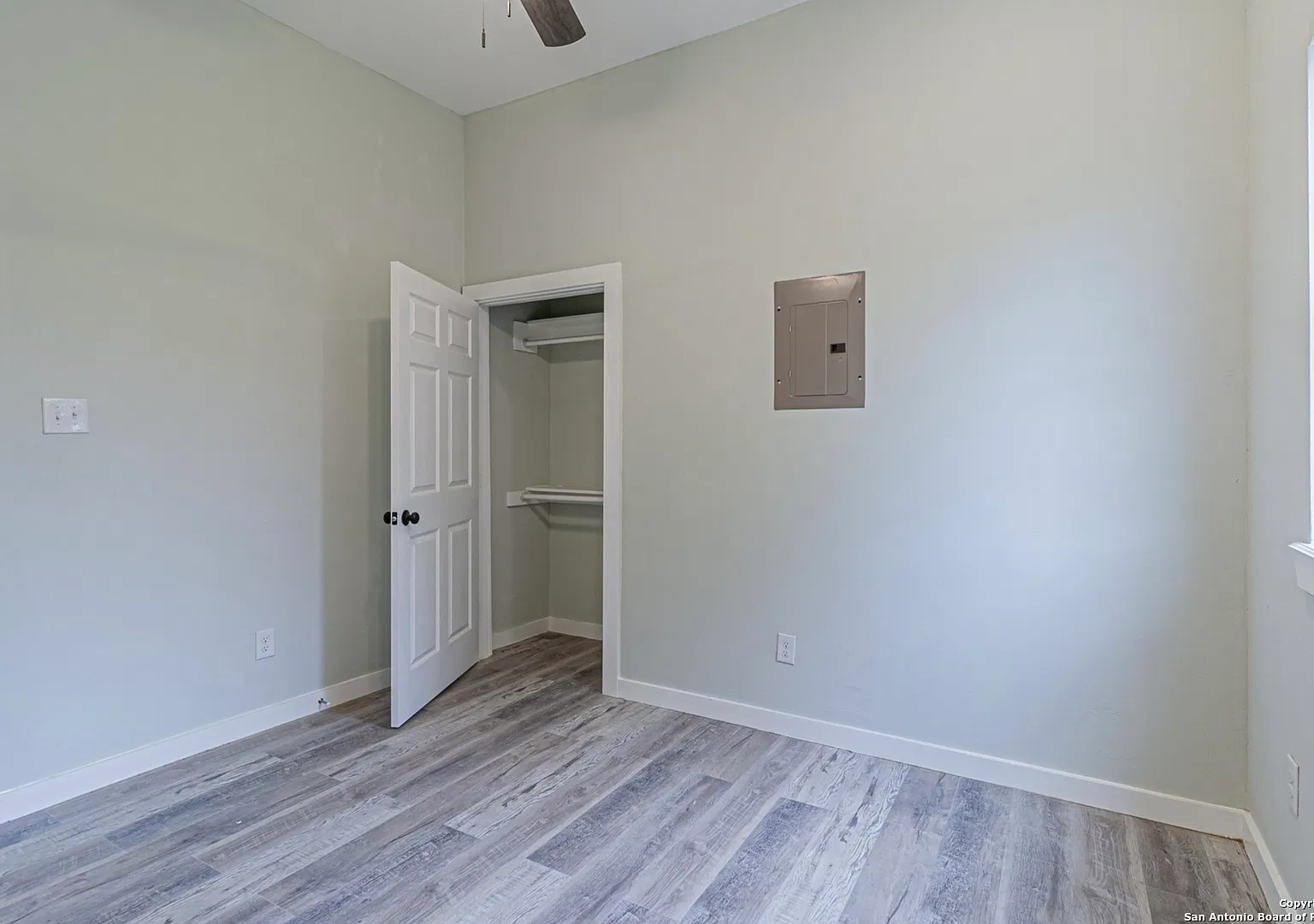 210 N San Jacinto St — Photo 4