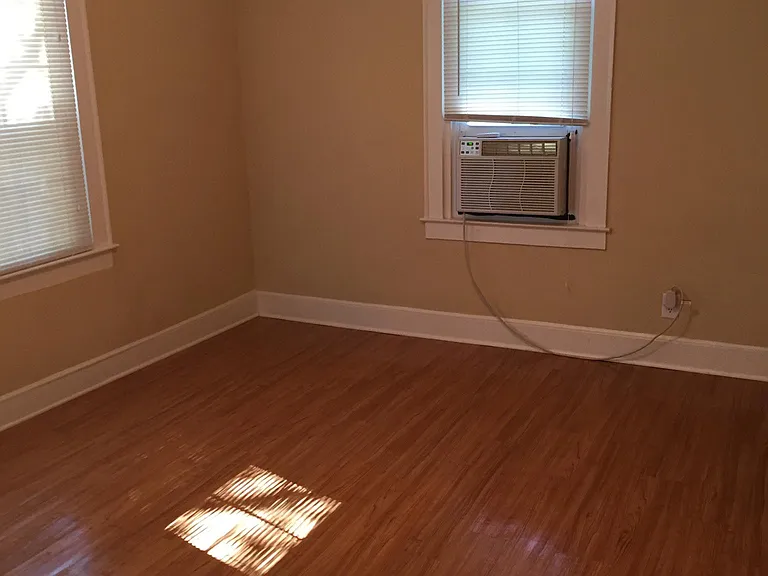 1536 McCormick St — Photo 3
