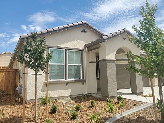 3rd image of 1541 Blue Moon Ln