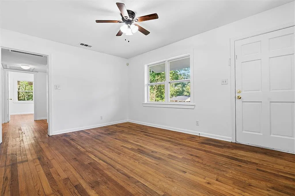 3 bed, 912 sqft, $1,700 — Photo 4
