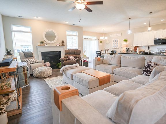 2nd image of 4337 Hayloft Dr