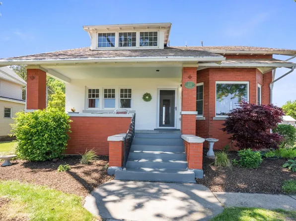 204 Monroe St, Port Clinton, OH 43452
