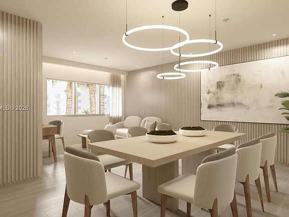 5th image of 250 Collins Ave #201