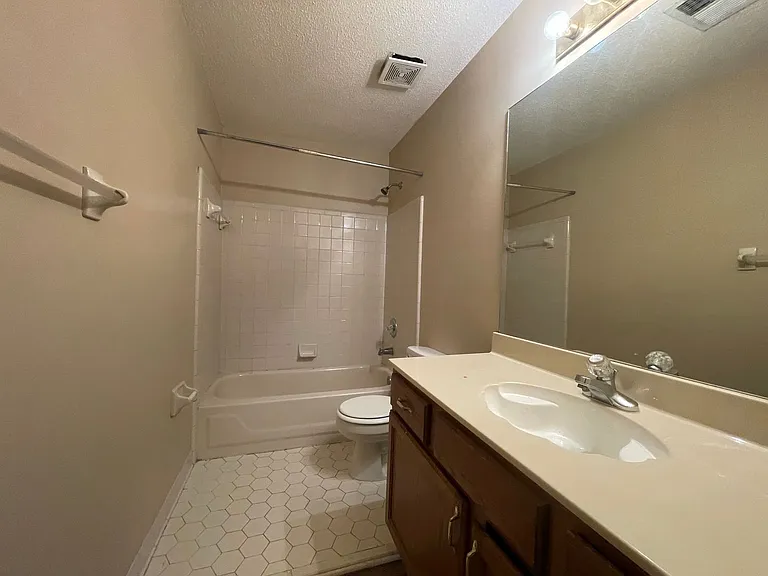 9025 Creekside Dr — Photo 12