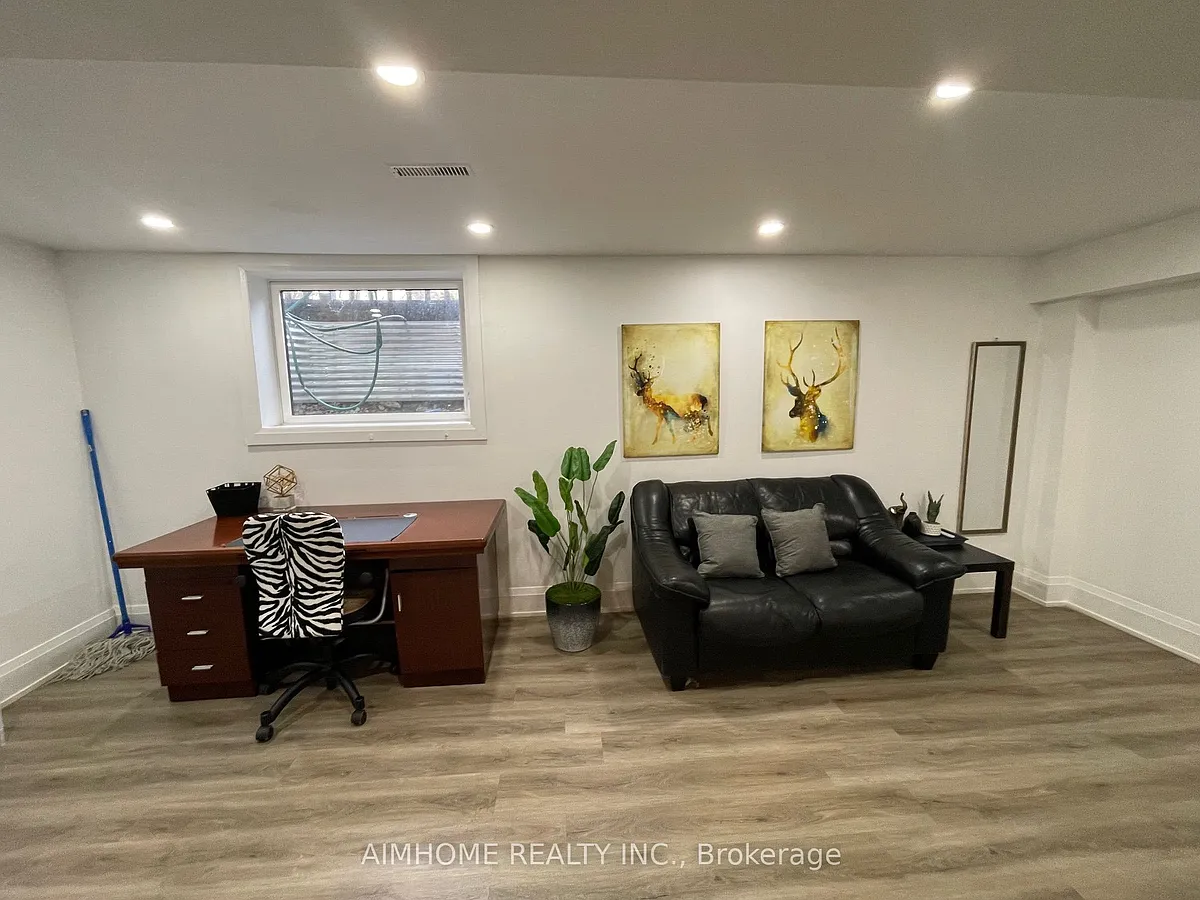 Building Photo - 166 Fincham Ave #BASEMENT