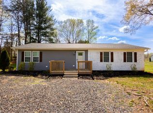 108 Sparrow Rd, Eden, NC 27288