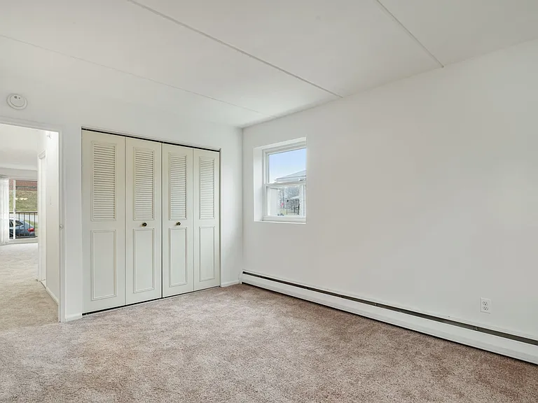 Rolling Green Apartments — Photo 20