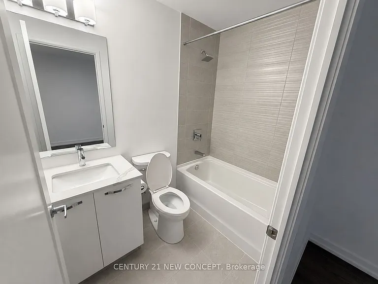 75 James St S #416 — Photo 8