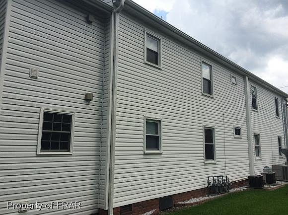 2nd image of 513 E 14th St