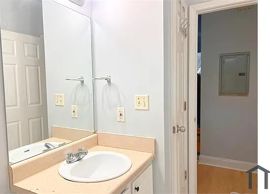 869 Center Hill Ave NW #2 — Photo 4