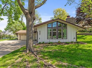 4932 W 96th St, Bloomington, MN 55437