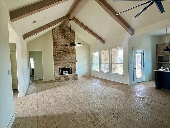 3rd image of 148 Tobiano Trce